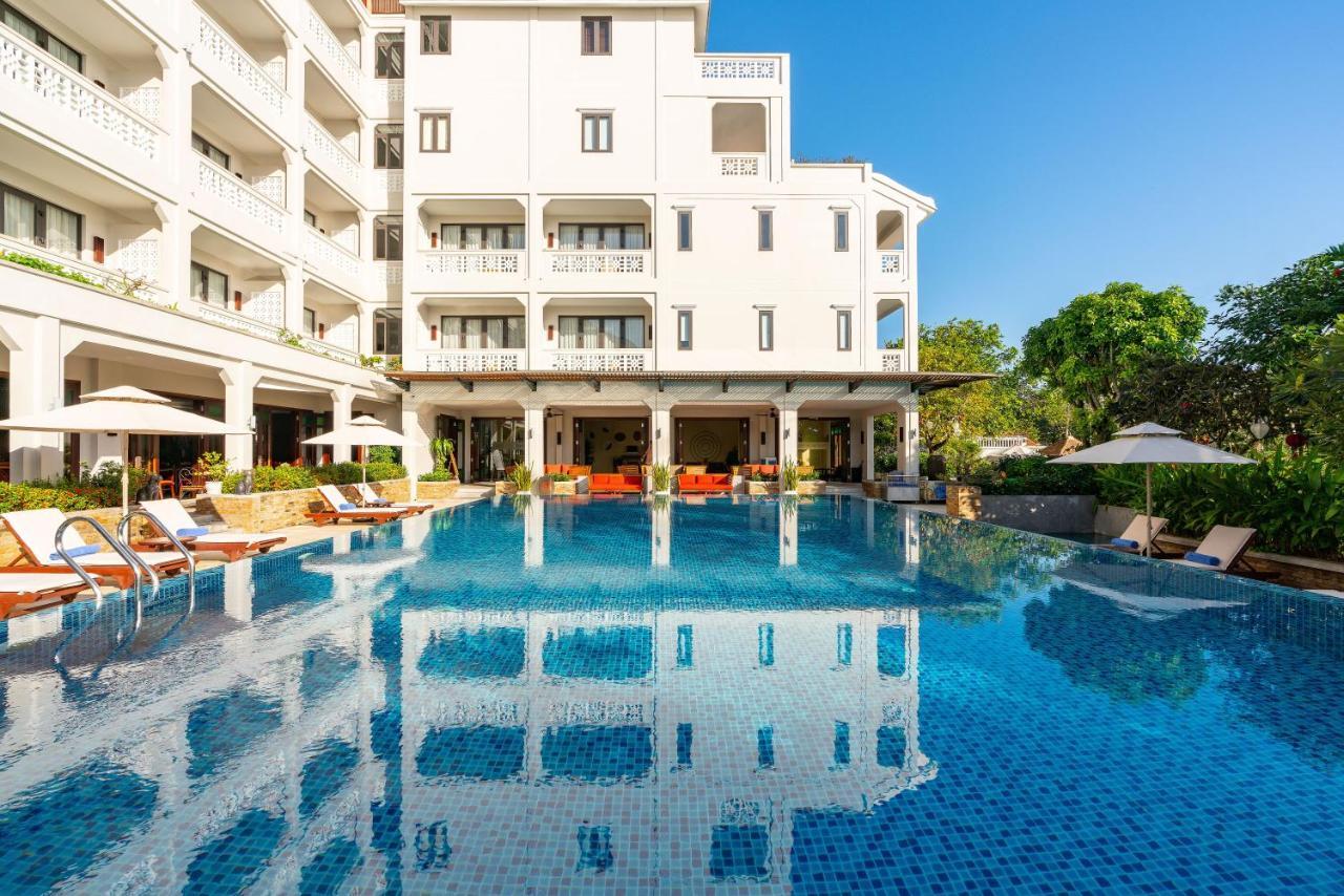 Rivertown Hoi An Resort & Spa Bagian luar foto The hotel's pool