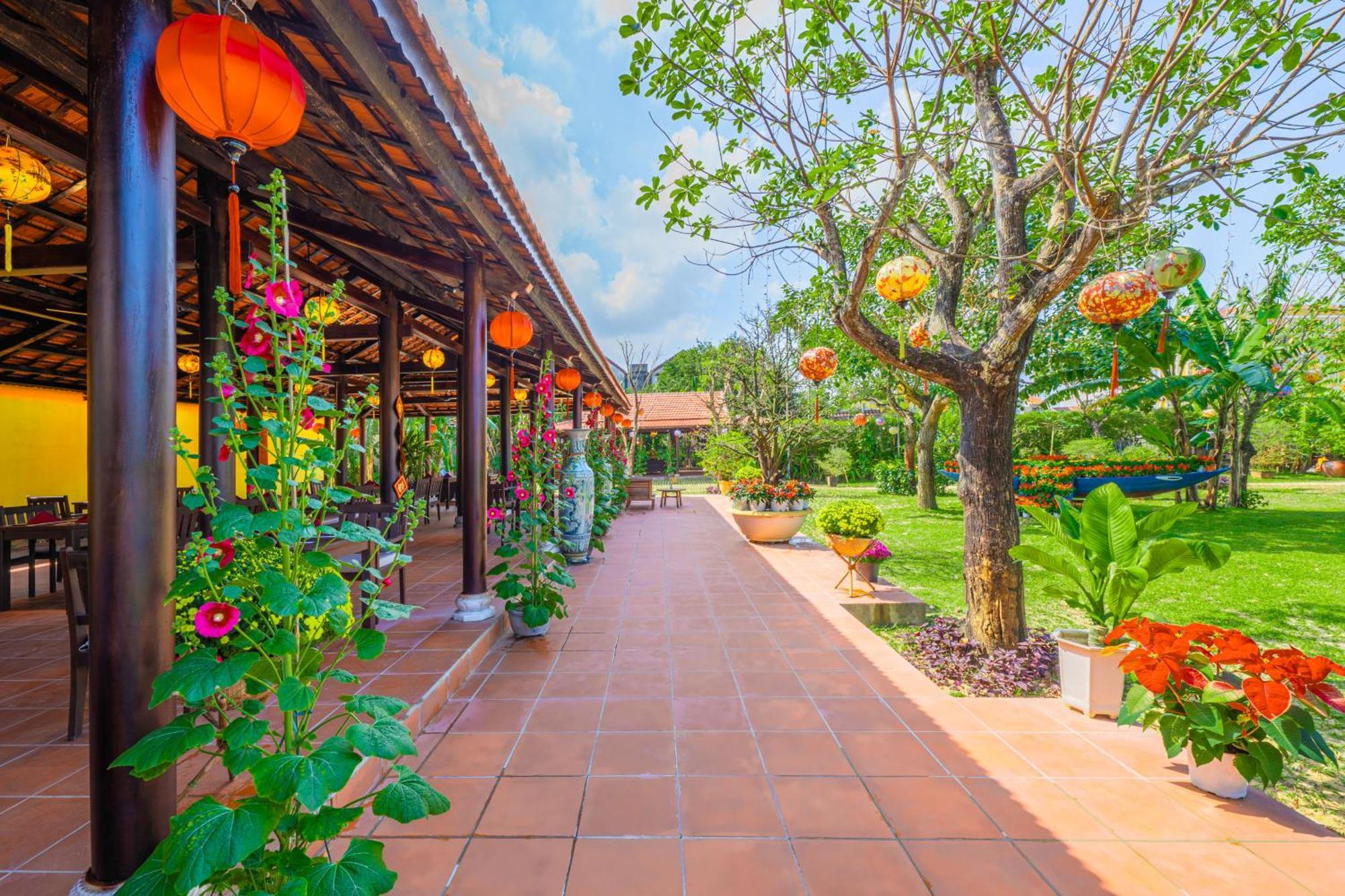 Rivertown Hoi An Resort & Spa Bagian luar foto The main campus of the university